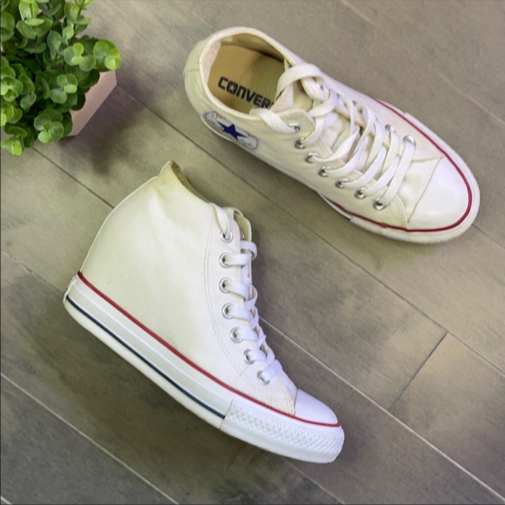 Converse Luxe Mid Wedge Sneaker